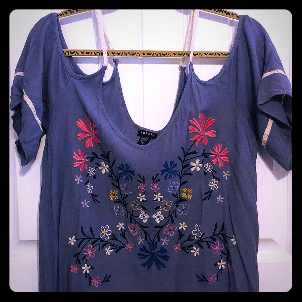 Cold shoulder top from Torrid